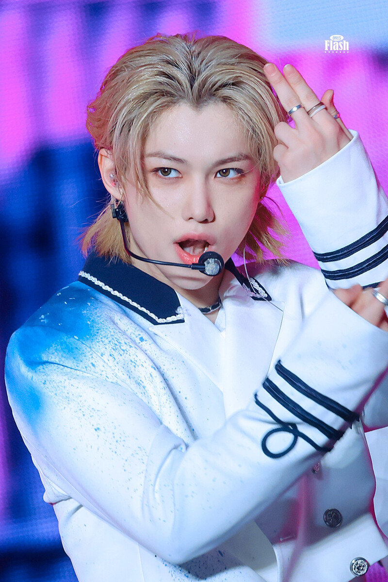 230211 Stray Kids Felix - ‘MANIAC’ World Tour in Tokyo Day 1 | kpopping