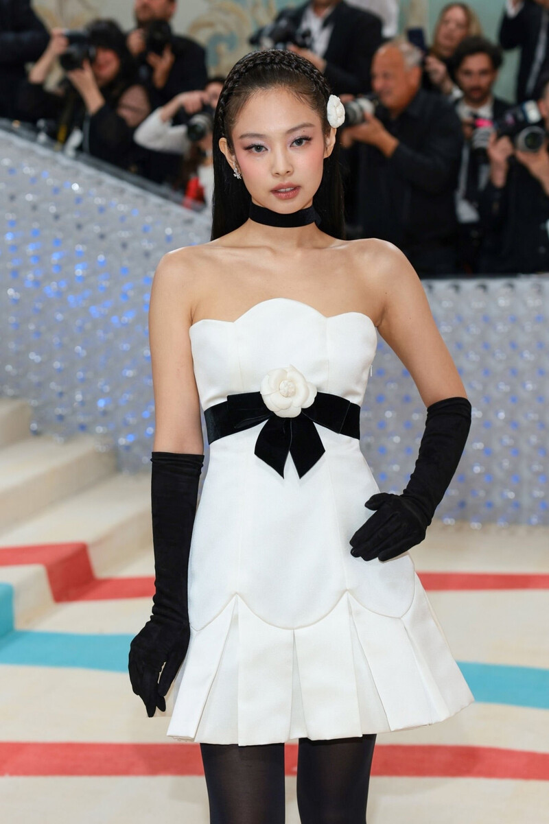 230502 BLACKPINK Jennie - 2023 Met Gala documents 2