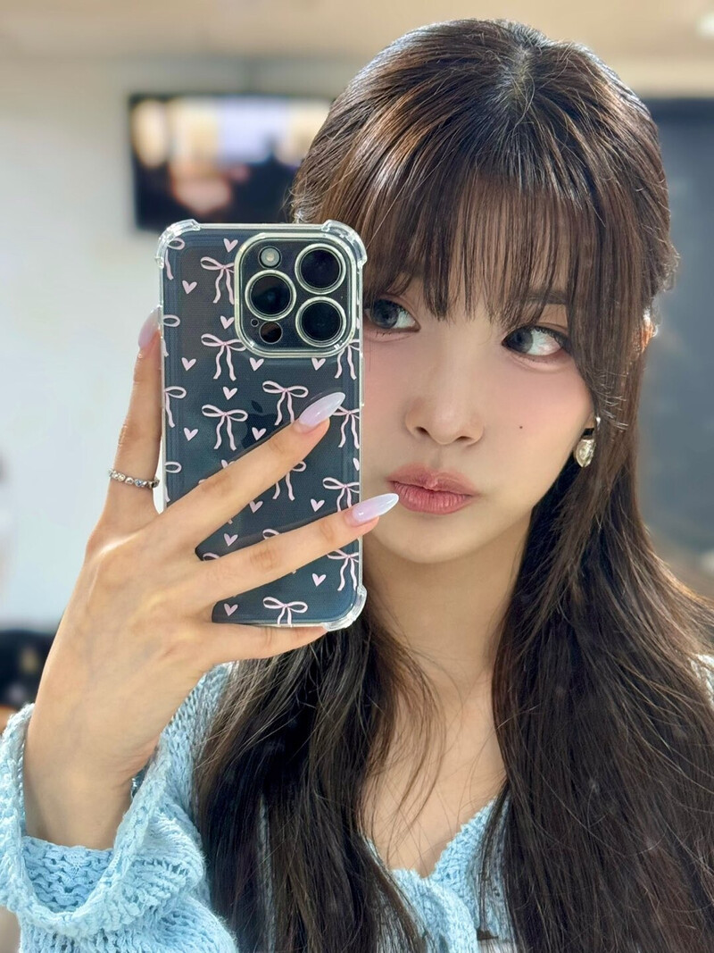 240819 WOOAH sns update with MINSEO documents 1