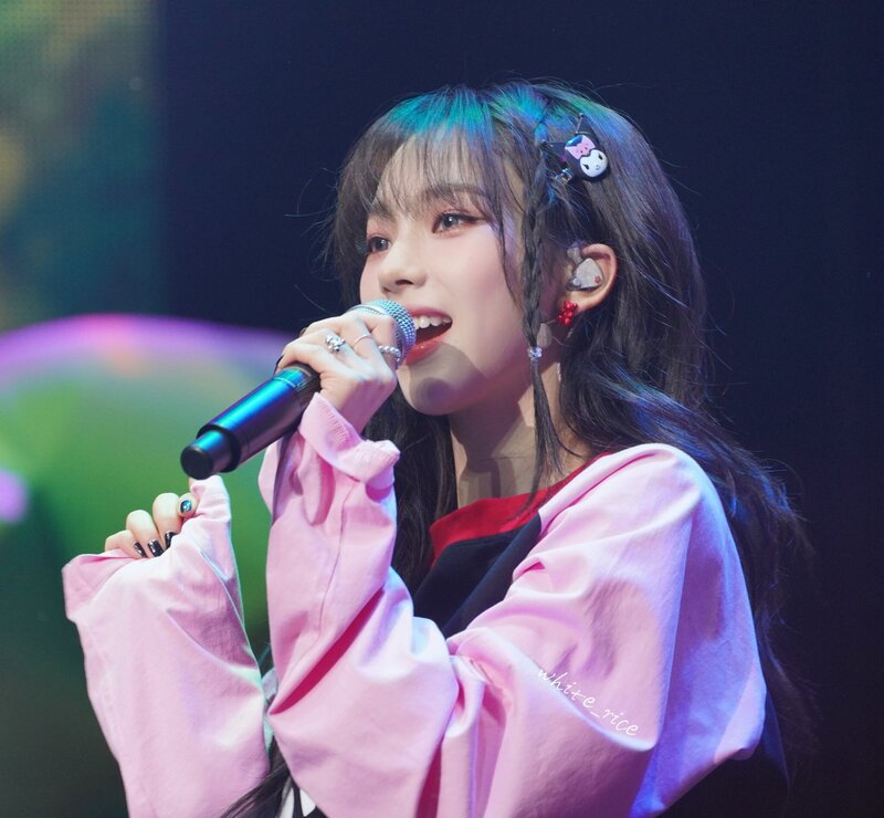 230226 aespa Karina - 1st Concert 'SYNK : HYPER LINE' at Seoul Day 2 documents 8