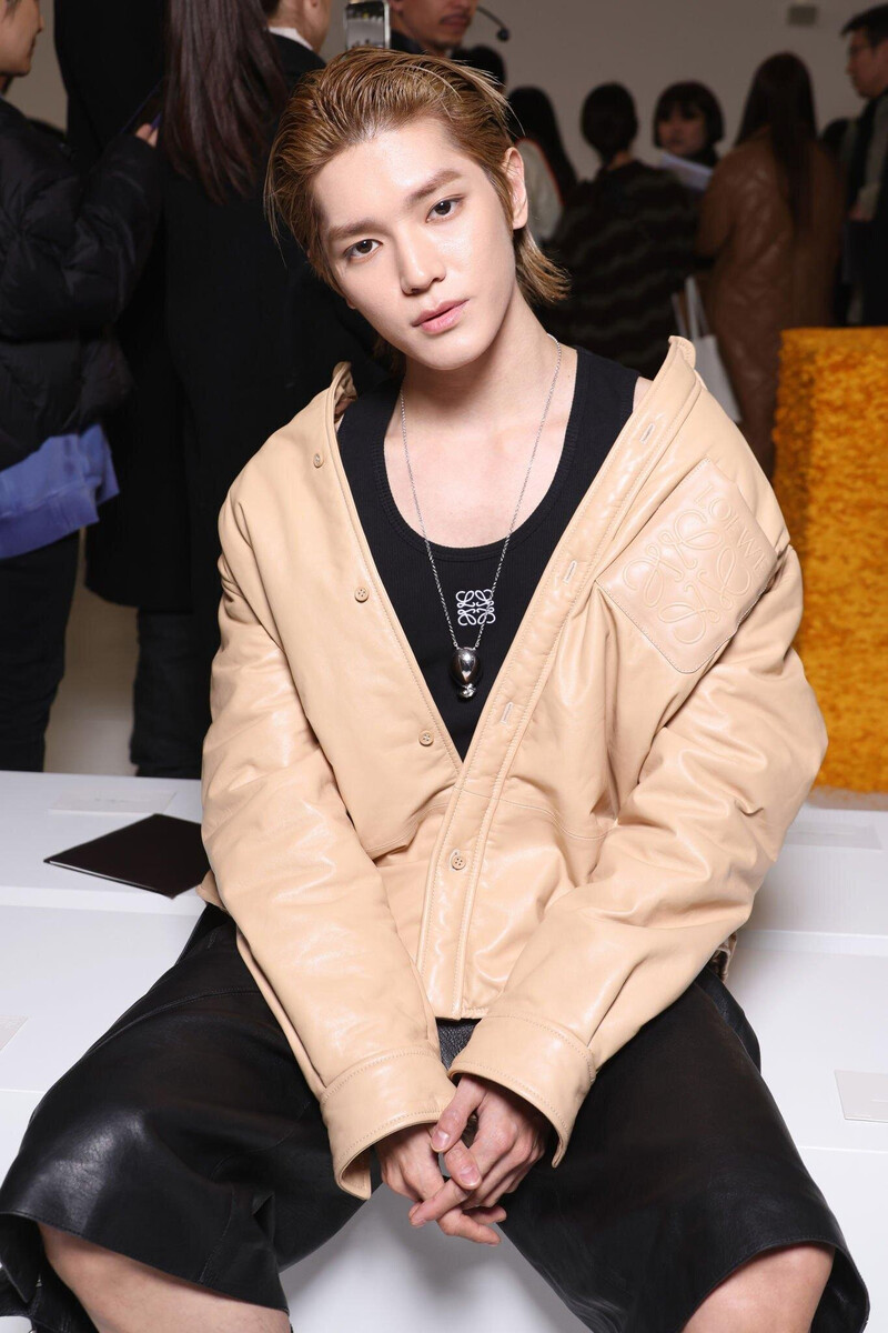 230303 TAEYONG- LOEWE Women's F/W 2023-'24 Fashion Show at Paris Fashion Week documents 3