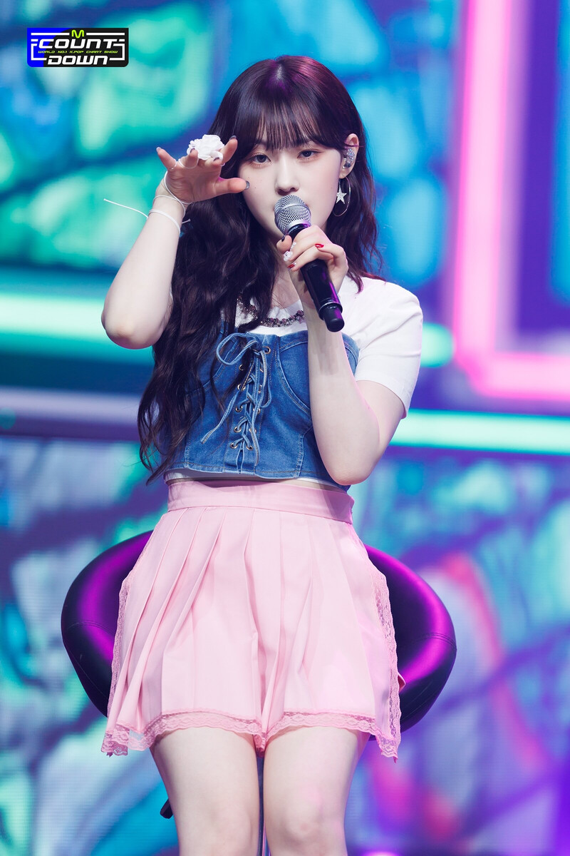 230420 Kep1er Chaehyun 'Giddy' at M Countdown documents 3