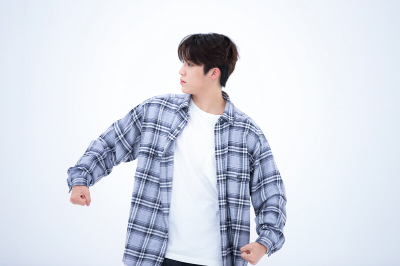 230809 TREASURE Jeongwoo - Weekly Idol documents 4