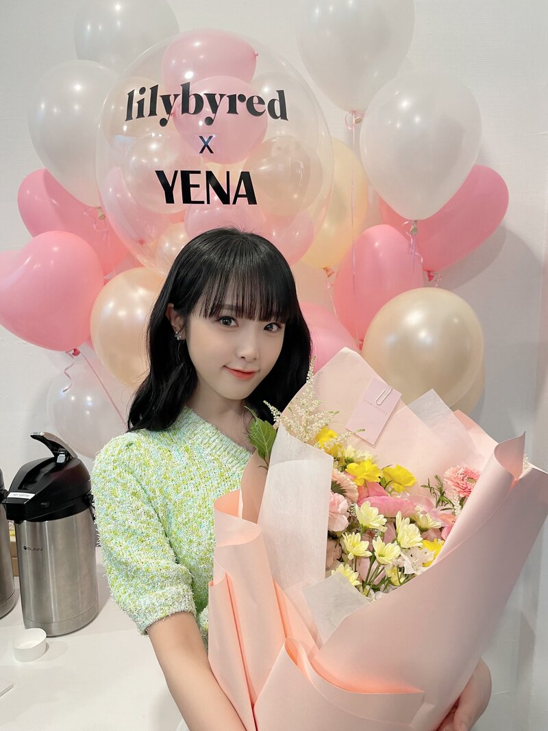 220616 Yuehua Entertainment Naver Update - YENA - lilybyred Behind The Scenes #1 documents 2