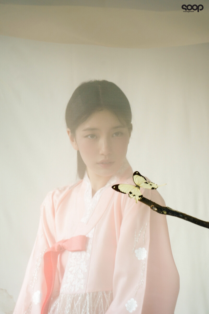 240108 SOOP Naver Post - Suzy - Elle Korea January Issue Photoshoot Behind documents 3