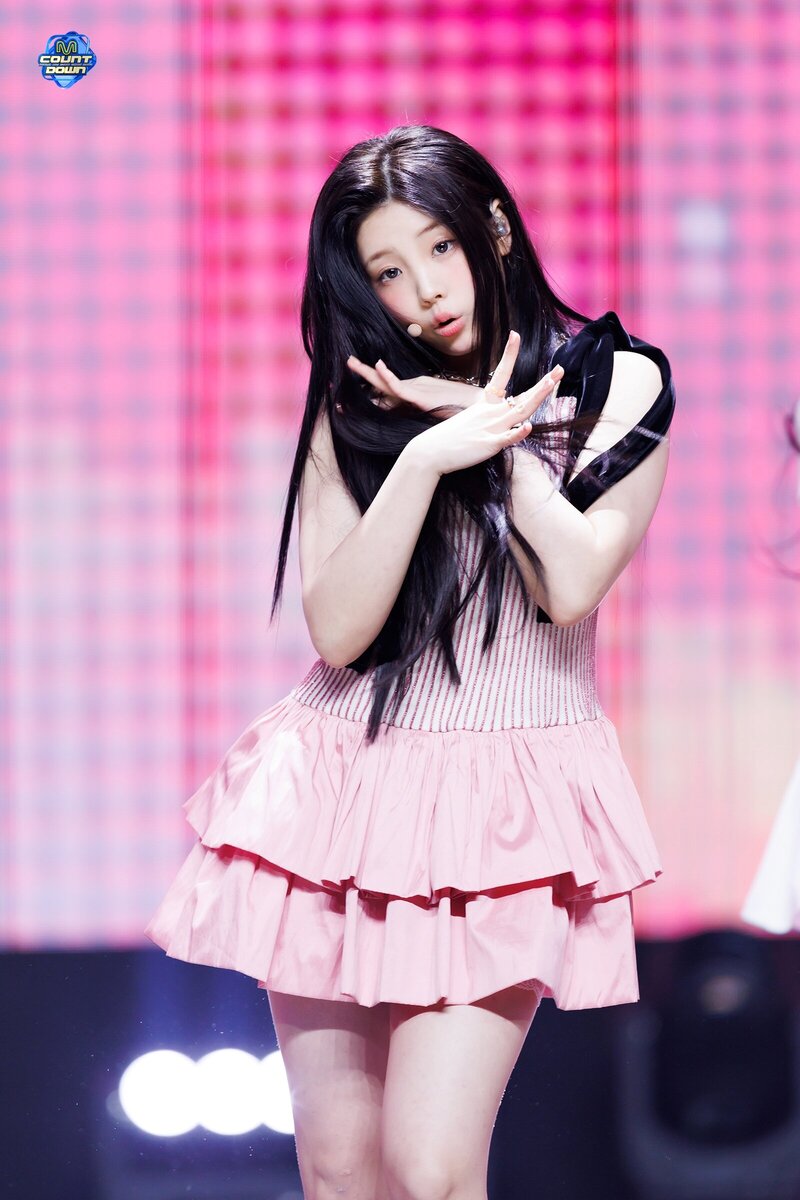 240404 ILLIT Wonhee - 'Magnetic' at M COUNTDOWN documents 3