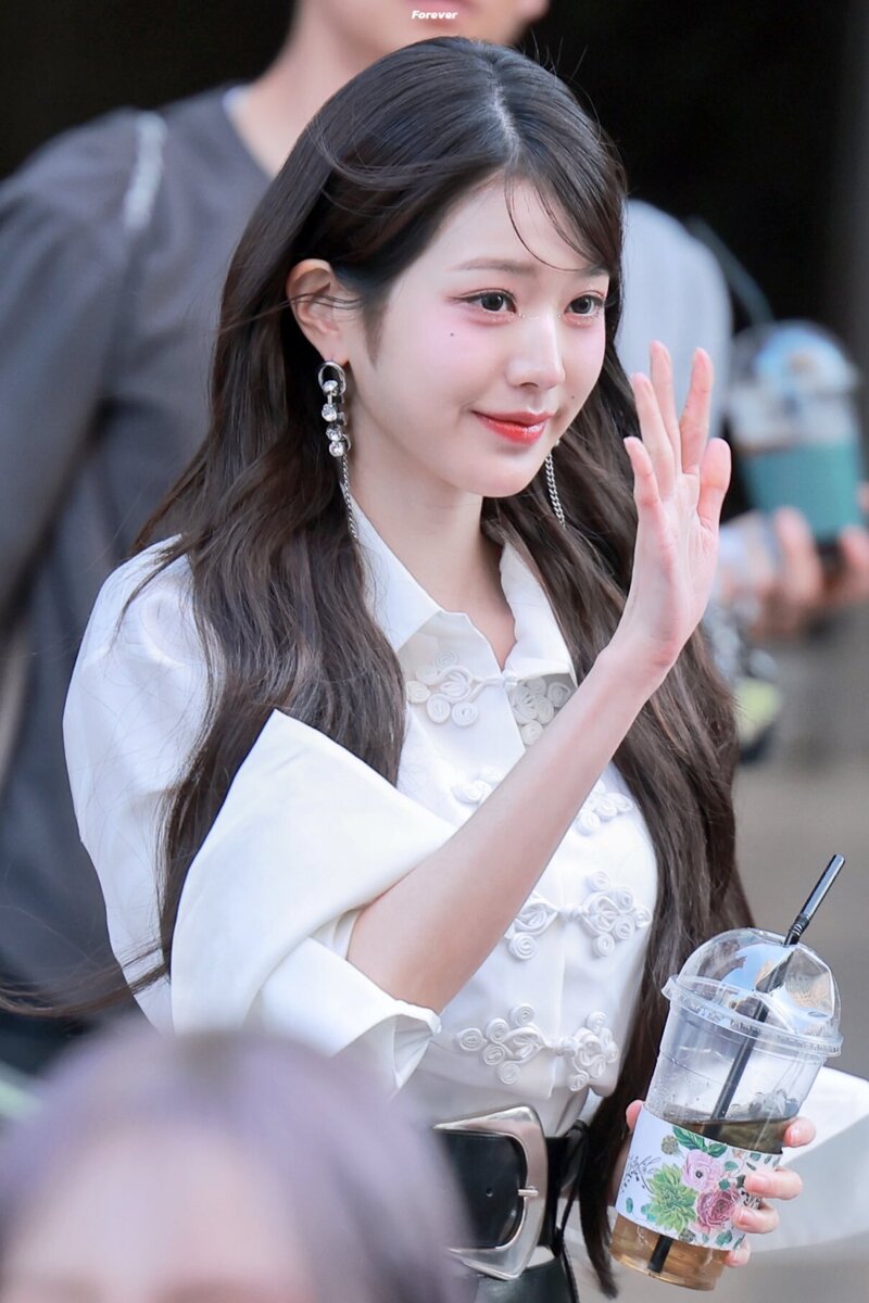 240503 WONYOUNG - Music Bank Commute and Fansign Event documents 19