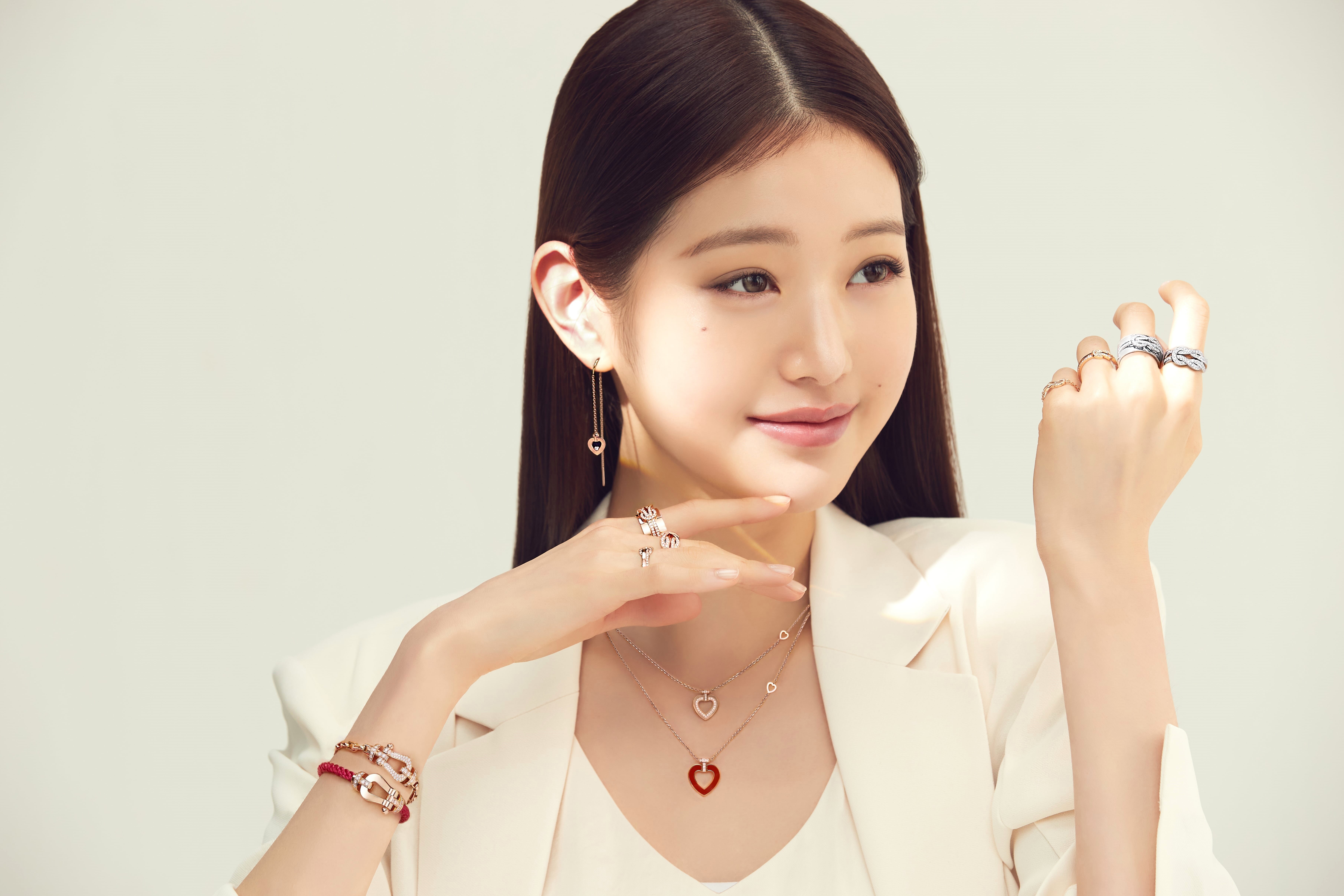 230531 Korea Dispatch Instagram Update with Wonyoung - Fred Jewelry  Photocall Event @ Shinsegae, Gangnam : r/IVE