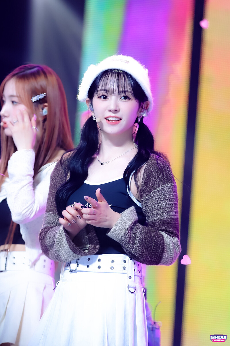 230419 Kep1er Mashiro 'Giddy' at Show Champion documents 3