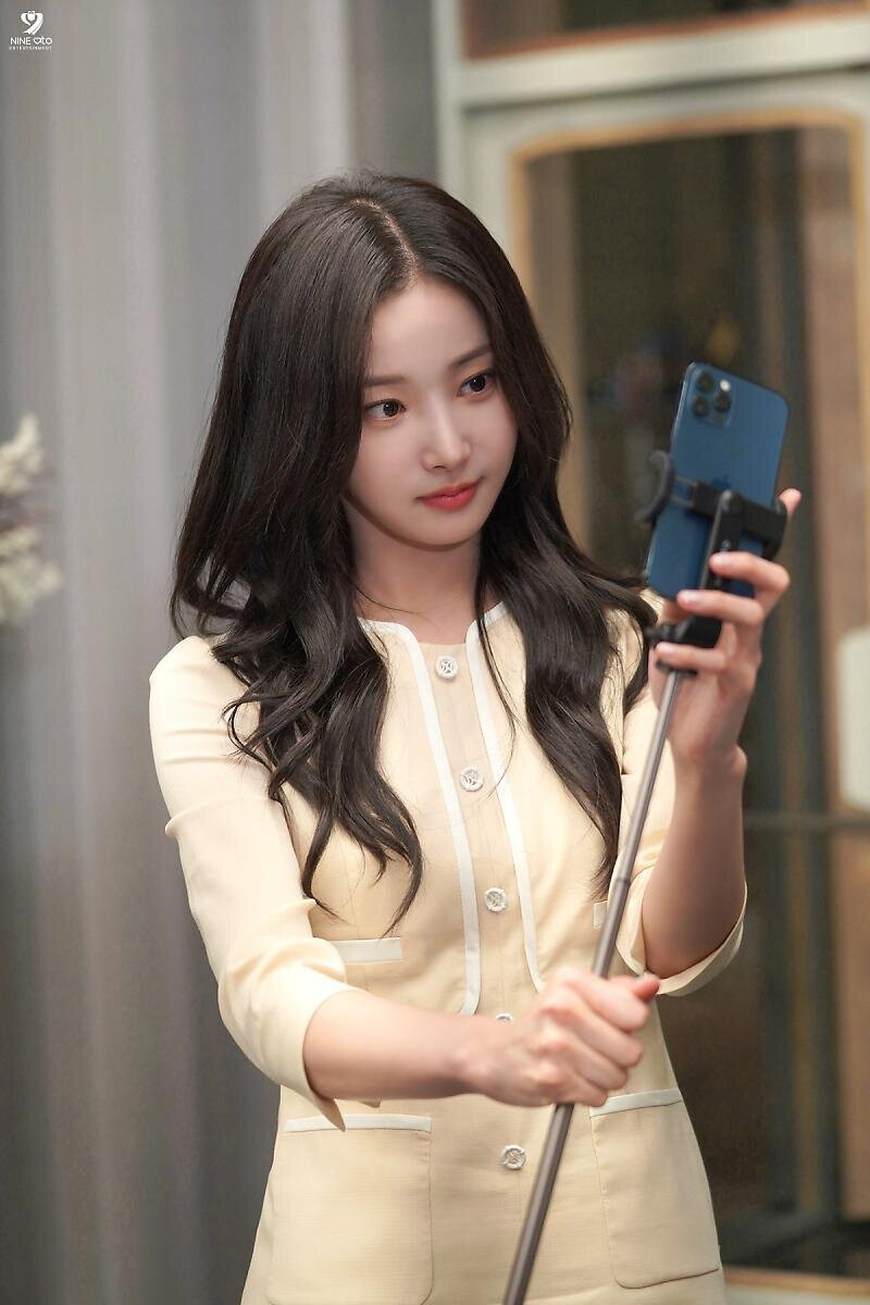 230707 9Ato Entertainment Naver Post - Yeonwoo 'MBC NUMBERS Photoshoot Behind' documents 7