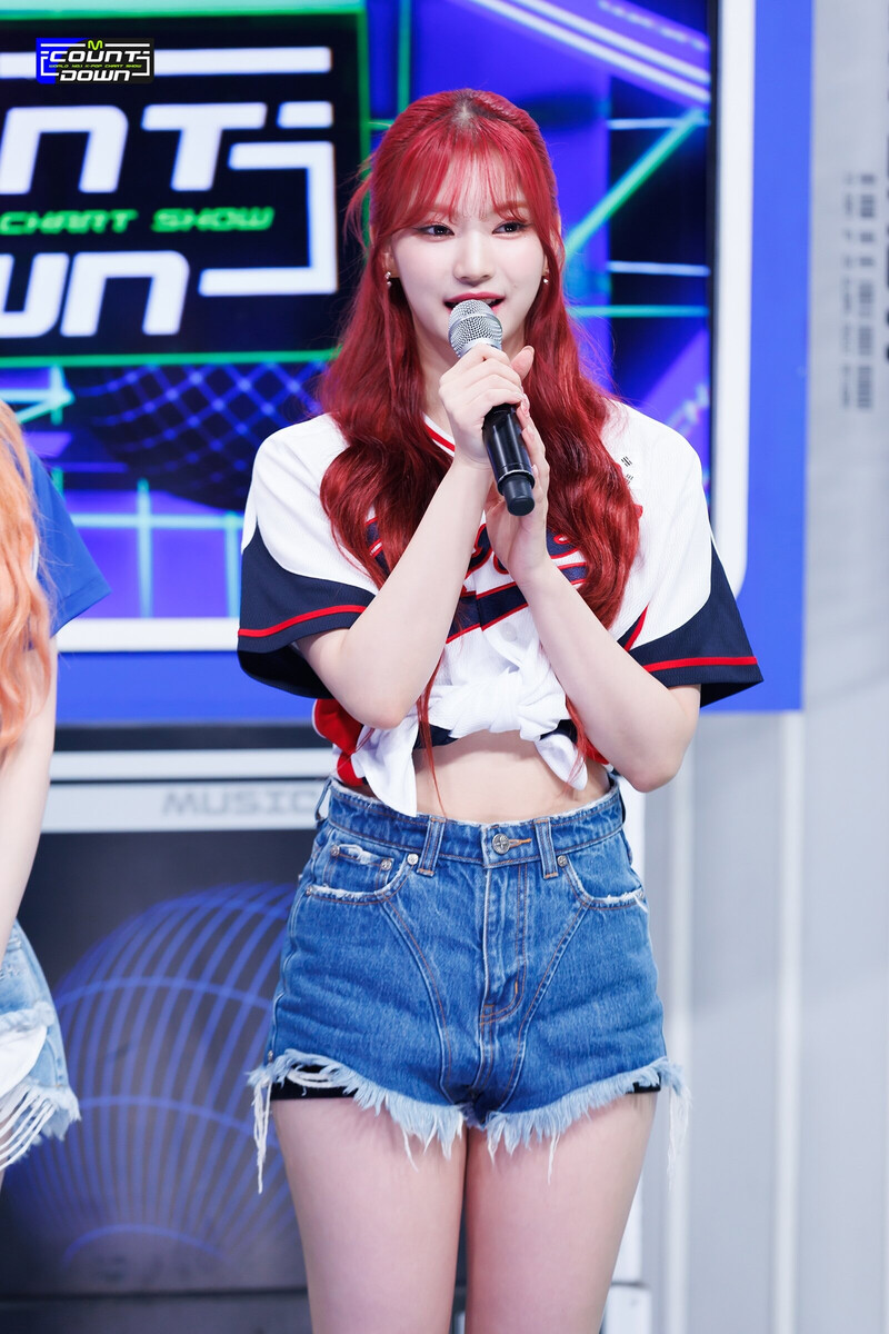 230824 STAYC Sieun & Isa - Special MCs at M COUNTDOWN documents 16