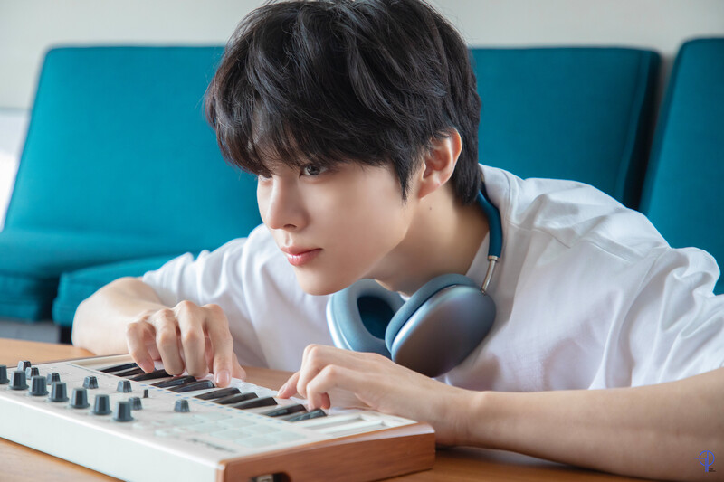 230915 - Naver - Wooseok Olive Young Photoshoot documents 11