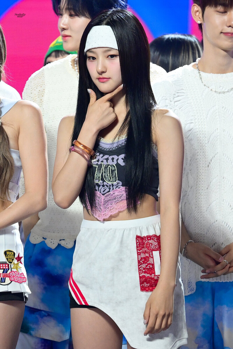 240710 KISS OF LIFE Haneul - 'Sticky' at Show Champion documents 4