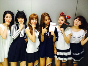 140916 THE SHOW Twitter Update - Laboum