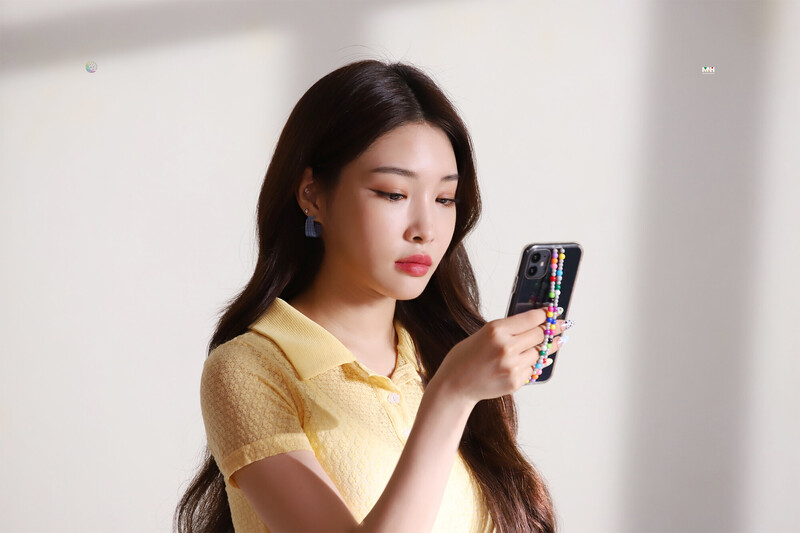 210730 MNH Naver Post - Chungha's Gelato Factory CF Behind documents 8