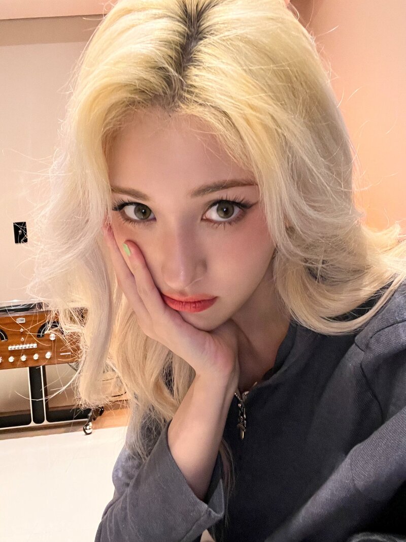 220515 Jeon Somi Instagram Update | kpopping