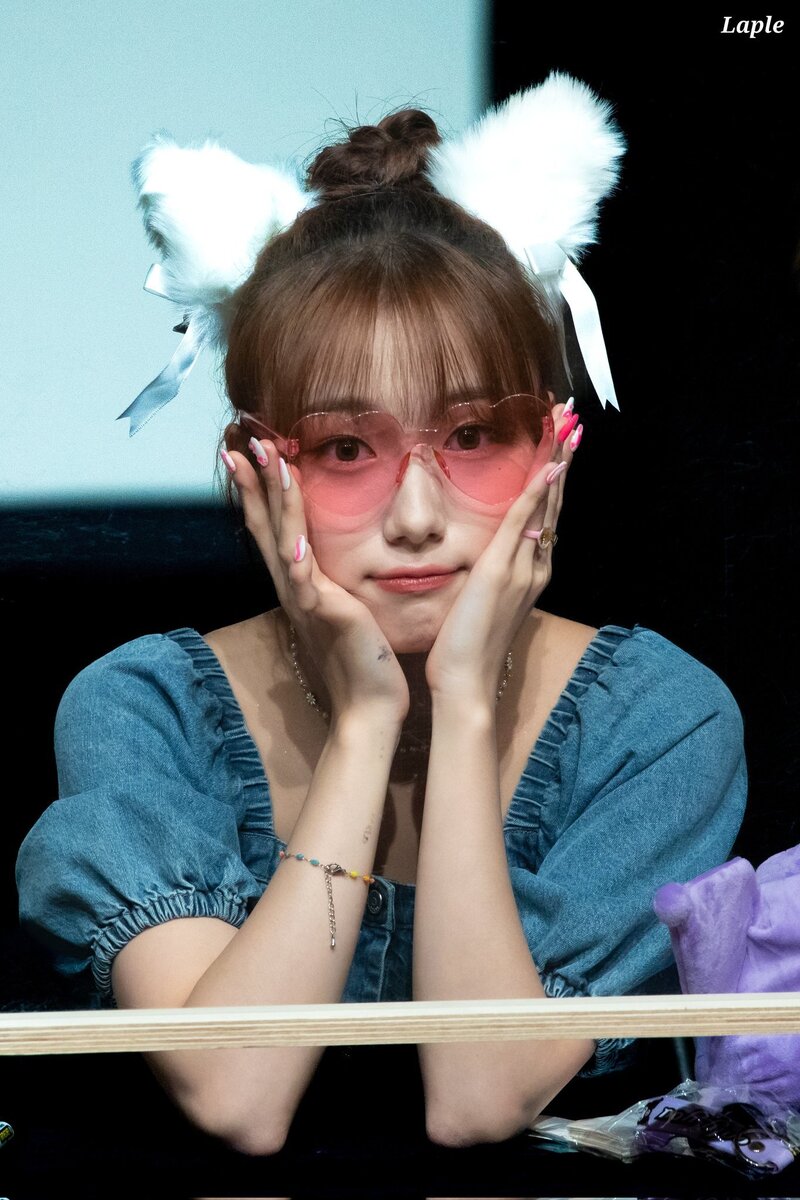 220725 Kep1er Youngeun  - Apple Music Fansign documents 1