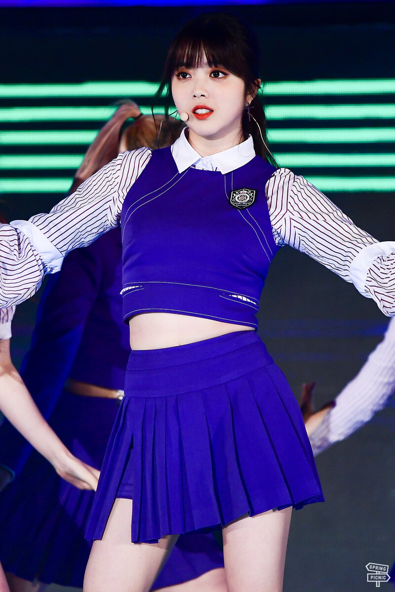 180421 Weki Meki Suyeon at Changwon Open Concert documents 1