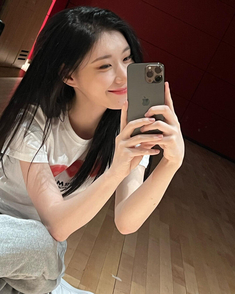 220717 ITZY Instagram Update - Chaeryeong documents 7