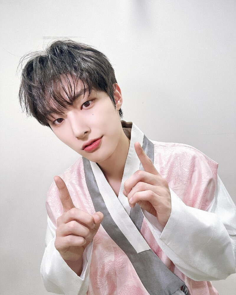 240103 ATEEZ Instagram Update - Mingi documents 5