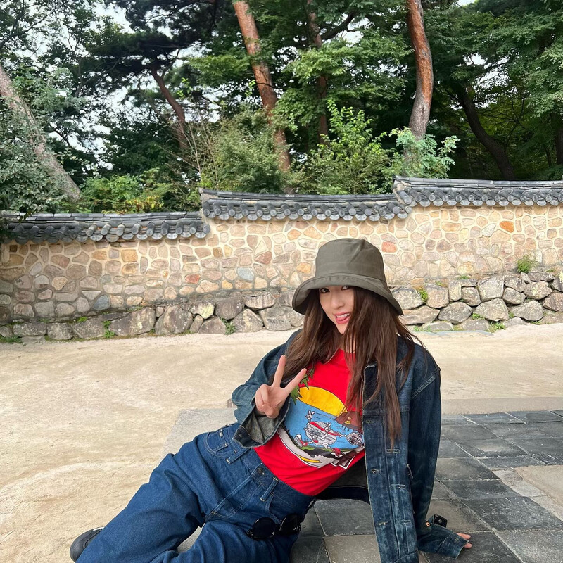 241028 Krystal Instagram Update documents 4