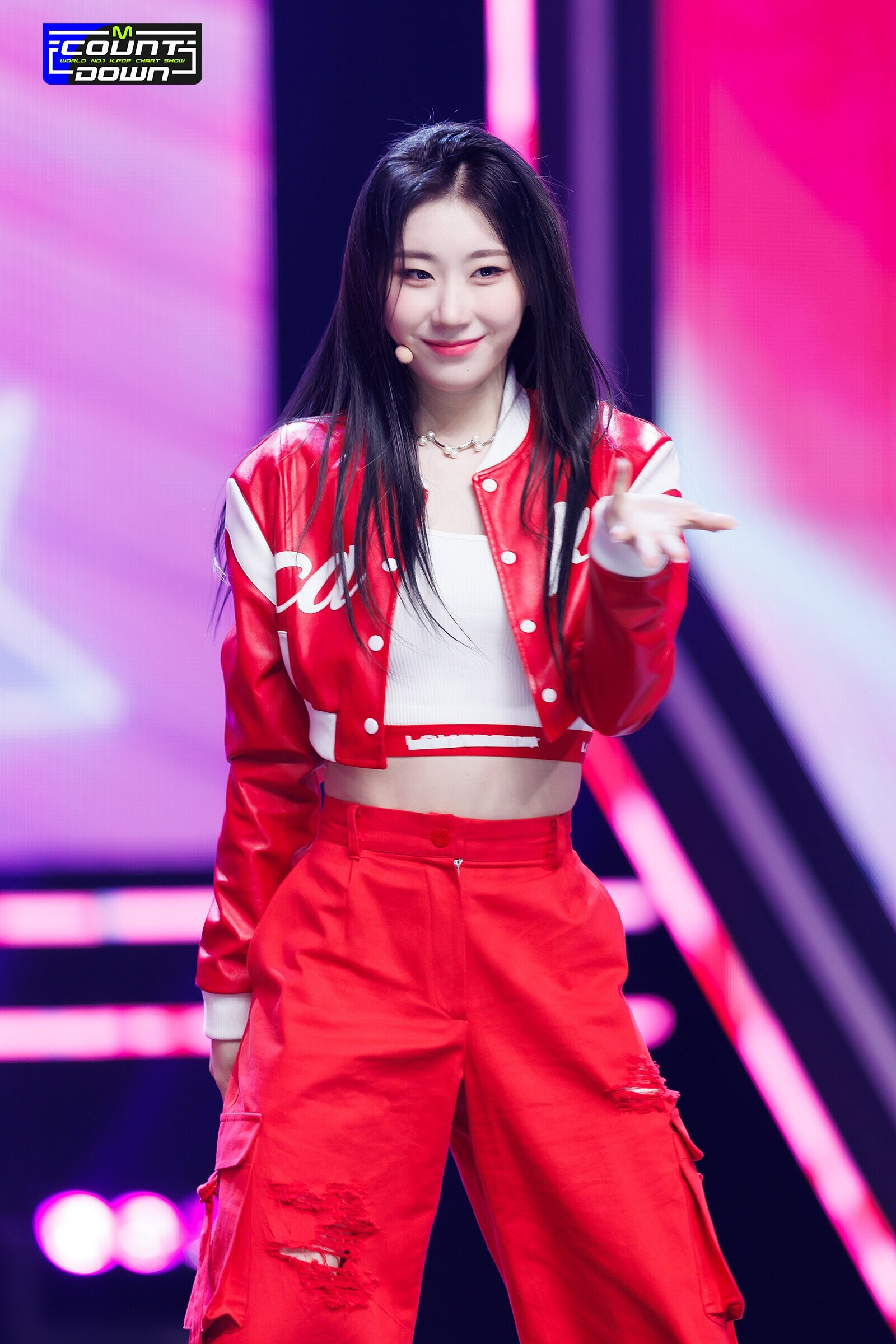 230810 ITZY Chaeryeong - 'CAKE' at M COUNTDOWN | kpopping