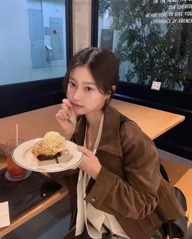 241007 Kang Hyewon Instagram Update