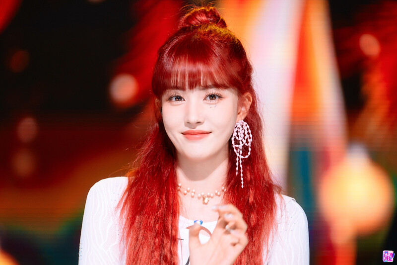 220807 STAYC Yoon 'BEAUTIFUL MONSTER' at Inkigayo documents 1