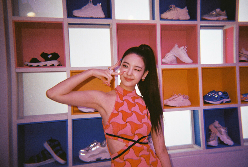 220822 ITZY Twitter Update - CHECKMATE - Film Photo documents 9