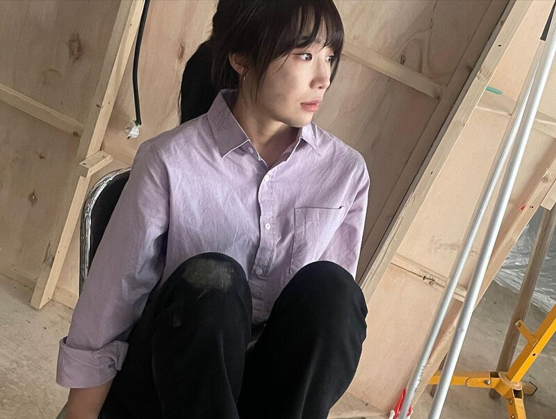 221029, 221105 Apink EUNJI instagram update - tvN 'Blind' drama behind documents 6