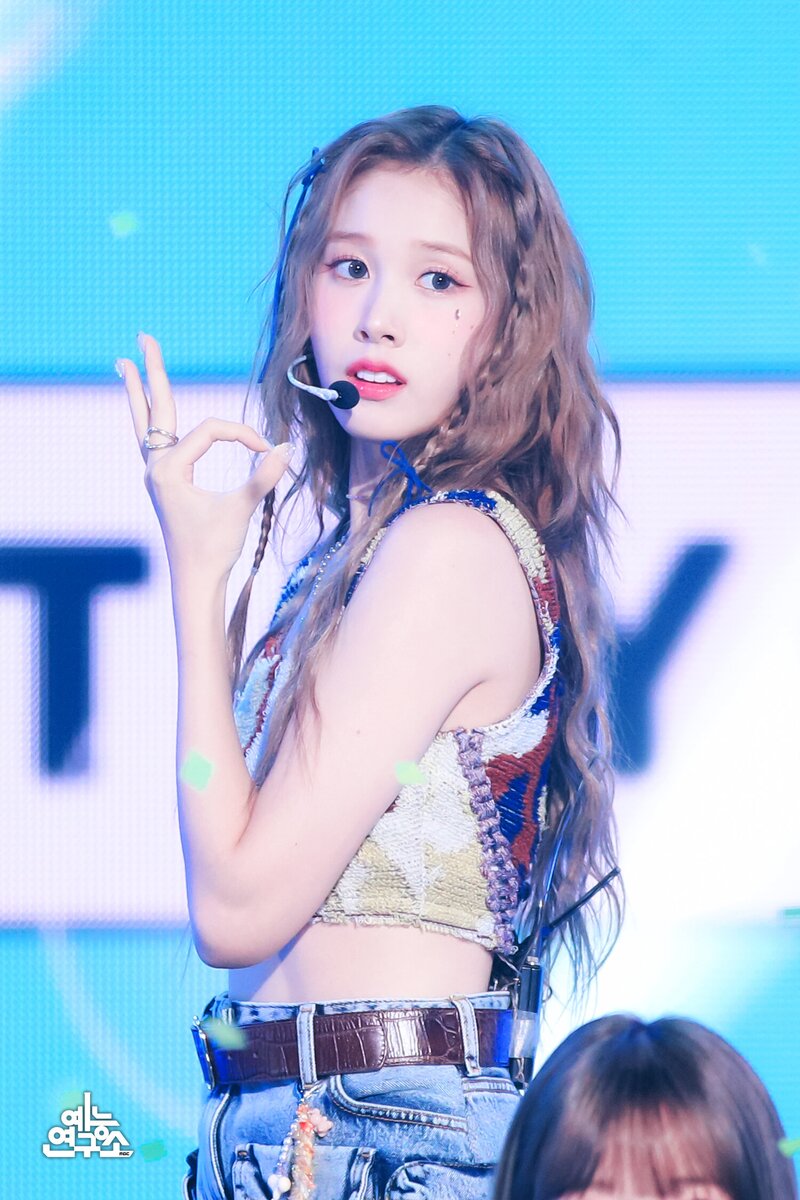 230902 STAYC J - 'Bubble' at Music Core | kpopping