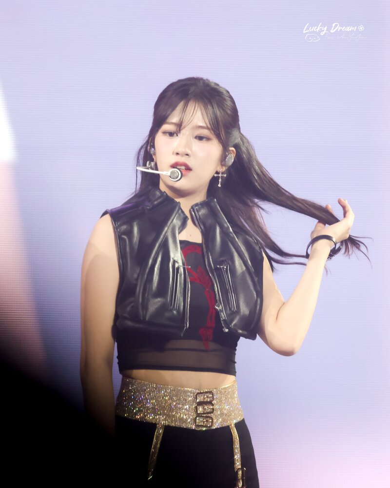 240201 IVE Yujin - 1st World Tour ‘SHOW WHAT I HAVE’ in Fukuoka Day 2 documents 2