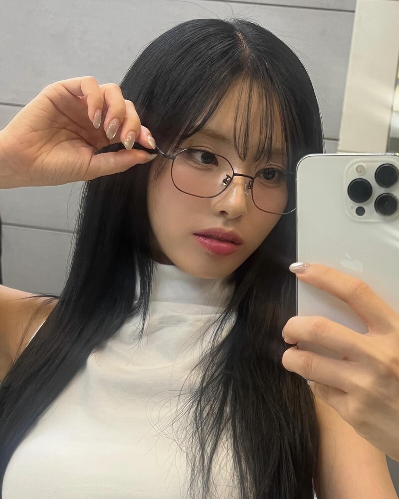 240901 fromis_9 Jiwon Instagram Update documents 6