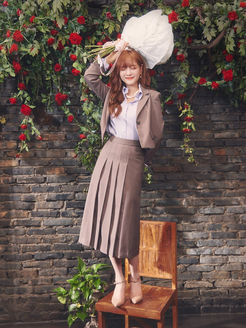 Sejeong for Roem 2022 Fall Collection - Moments in Romantic Garden documents 12