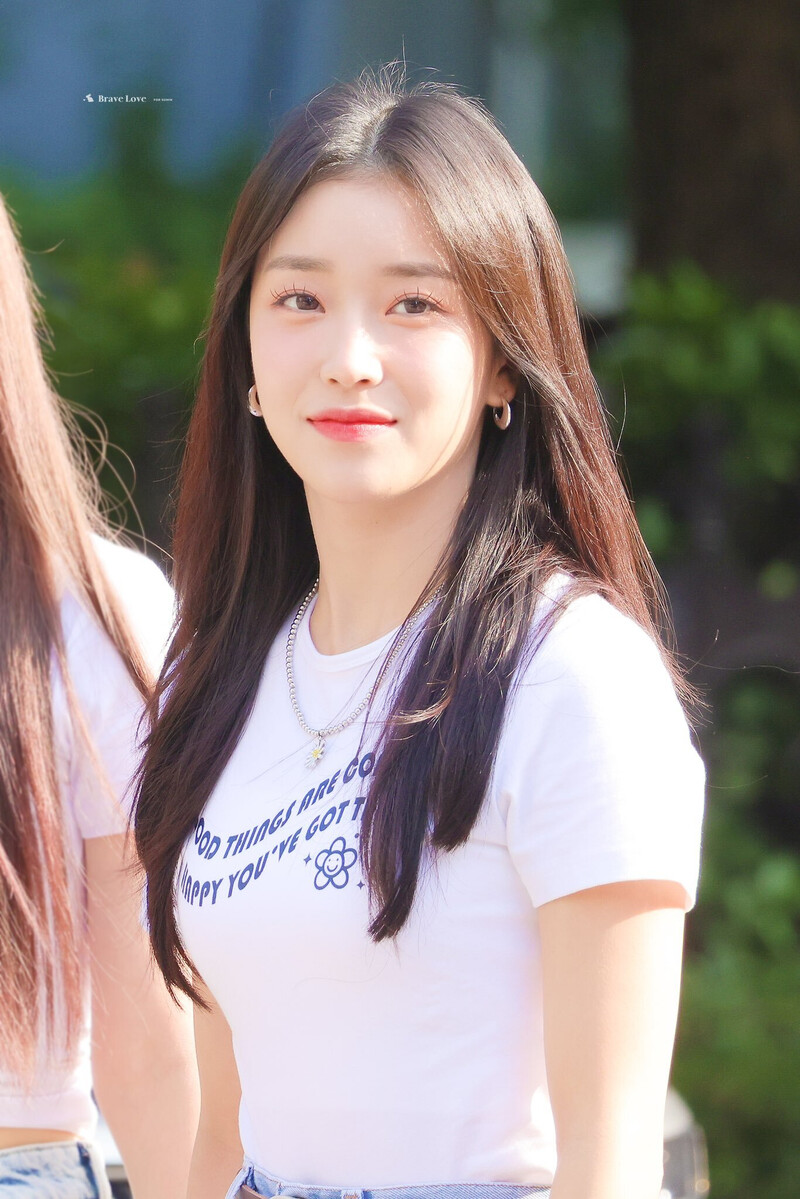 220729 STAYC Sumin - Music Bank Commute documents 5