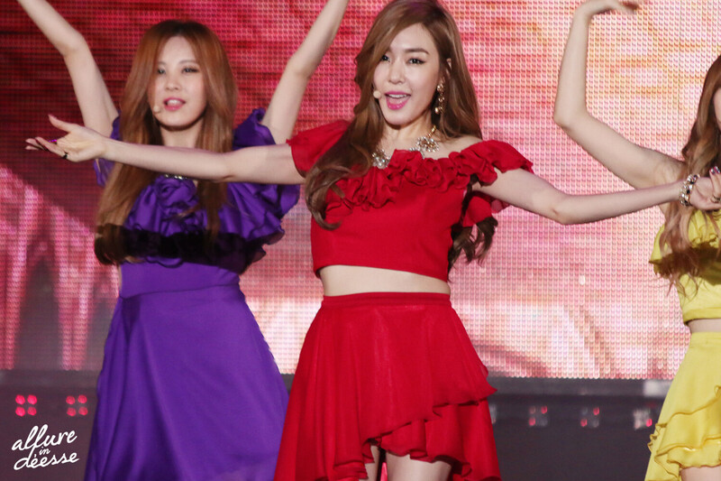 140921 Girls' Generation Tiffany at K-POP Expo in Asia documents 8