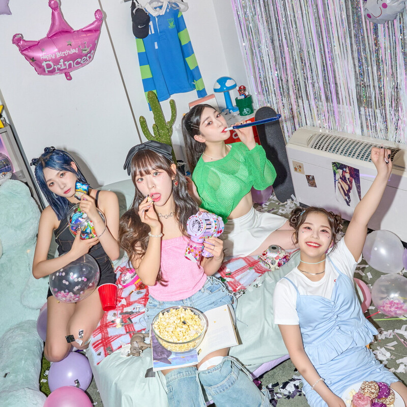 We;Na - Queen 2nd Digital Single teasers documents 1