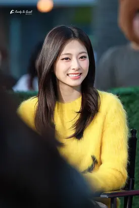 241122 TWICE Tzuyu - Access Hollywood Interview in Universal Studio