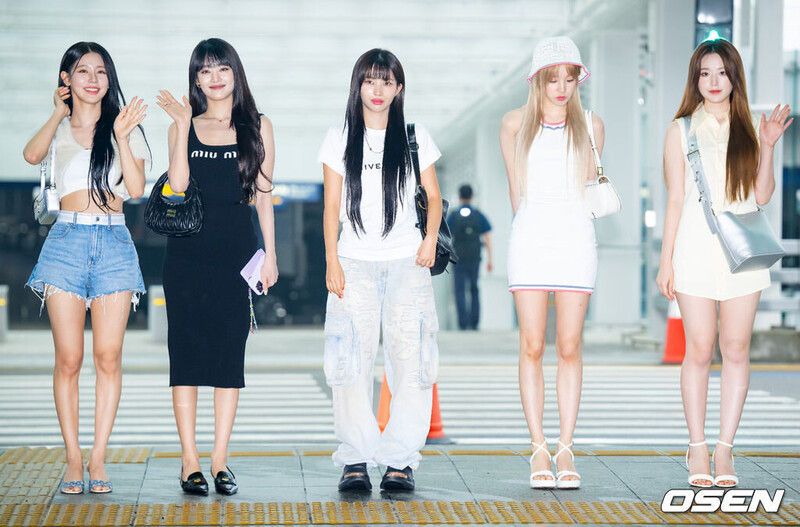 230714 (G)I-DLE at Incheon International Airport heading to Bangkok, Thailand documents 1