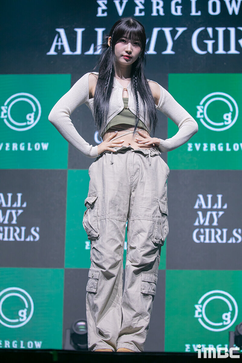 230818 EVERGLOW Sihyeon - 'ALL MY GIRLS' Showcase documents 1