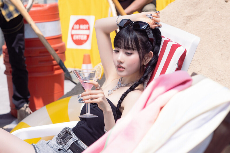 240701 STAYC - "Cheeky Icy Thang" MV Behind the Scenes Photos by Melon documents 5
