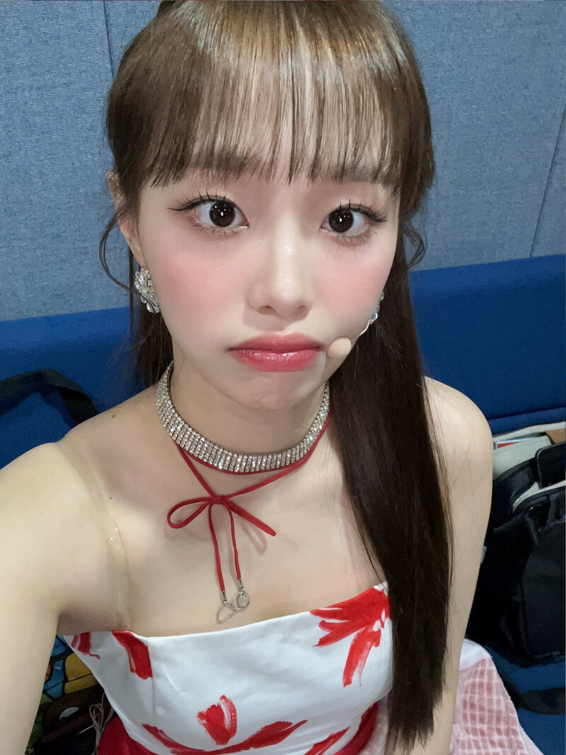 220629 LOONA Twitter Update - Chuu documents 6