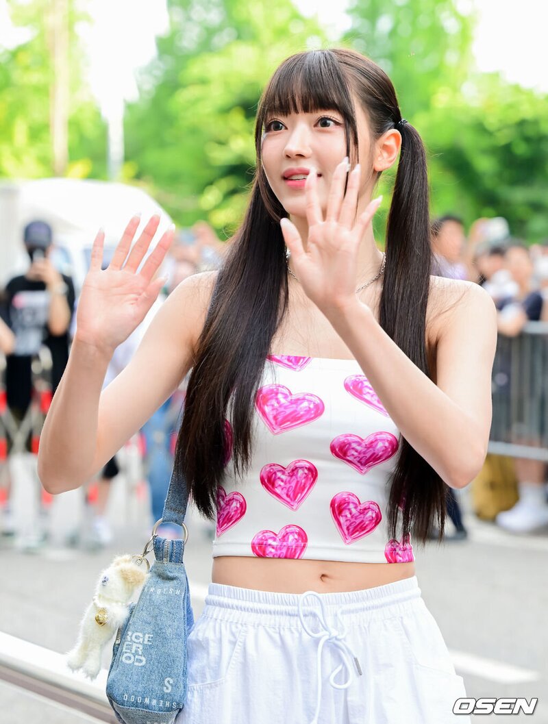 230804 Oh My Girl YooA at KBS Building for Music Bank Rehearsals documents 3