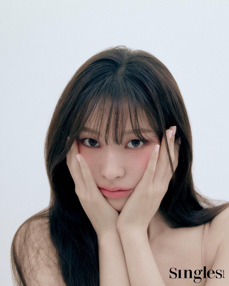 OH MY GIRL Arin for Singles Magazine May 2024 Issue documents 2