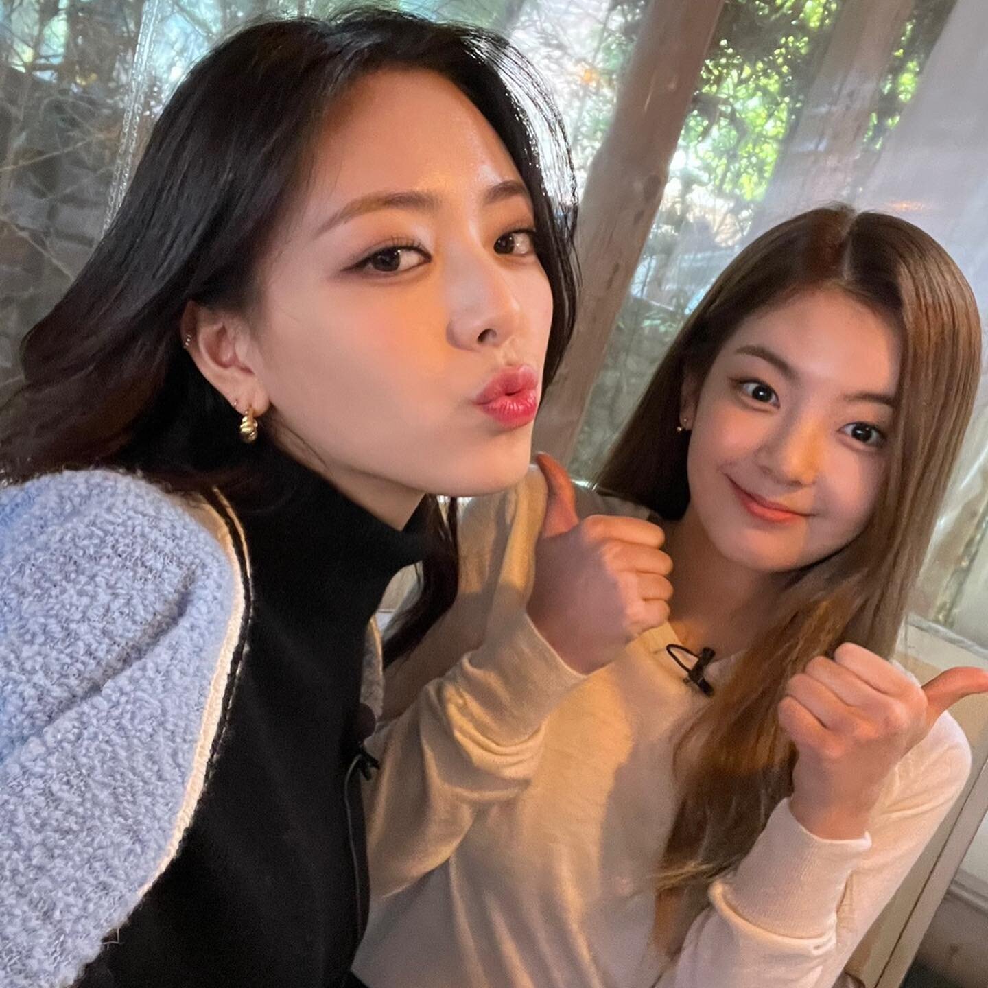March 18 22 Itzy Instagram Update Yuna Lia Kpopping