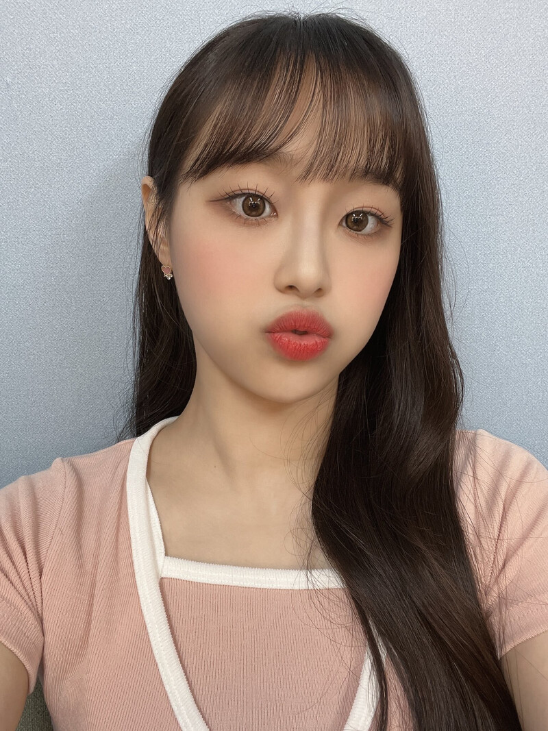 220516 Loona Twitter Update - Chuu | kpopping