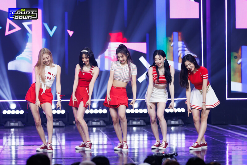 220728 ITZY - 'SNEAKERS' at M Countdown documents 6