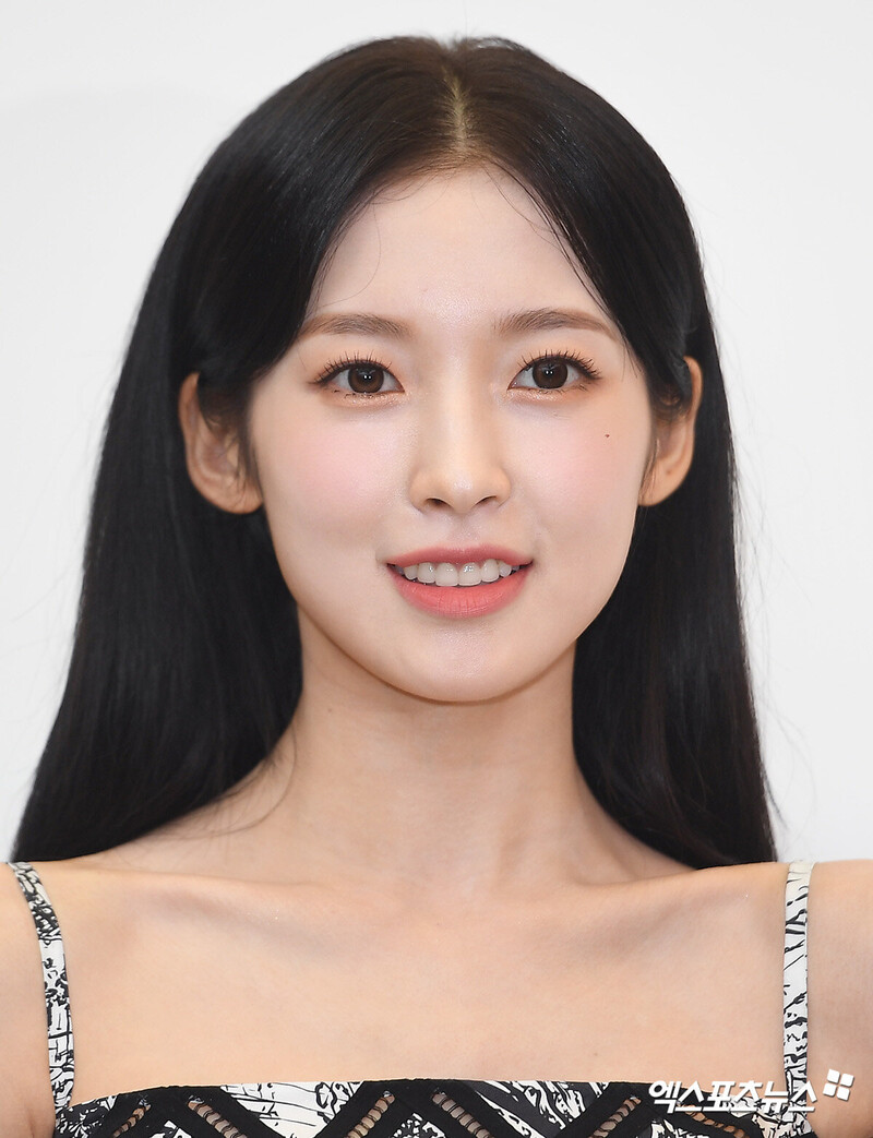 220802 OH MY GIRL Arin - Chanel Pop-Up Store Event documents 10