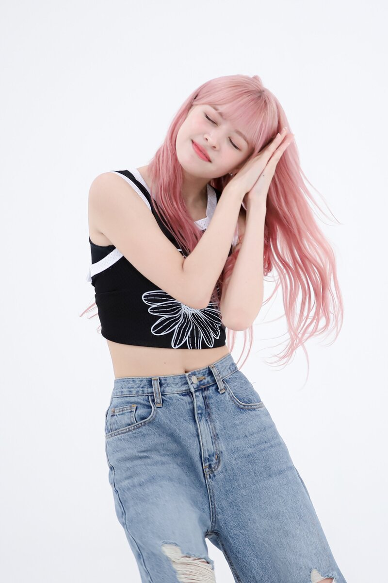 230711 MBC Naver - NMIXX Lily - Weekly Idol On-site Photos documents 5