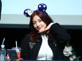 241213 TWICE Jihyo - WITHMUU Fansign